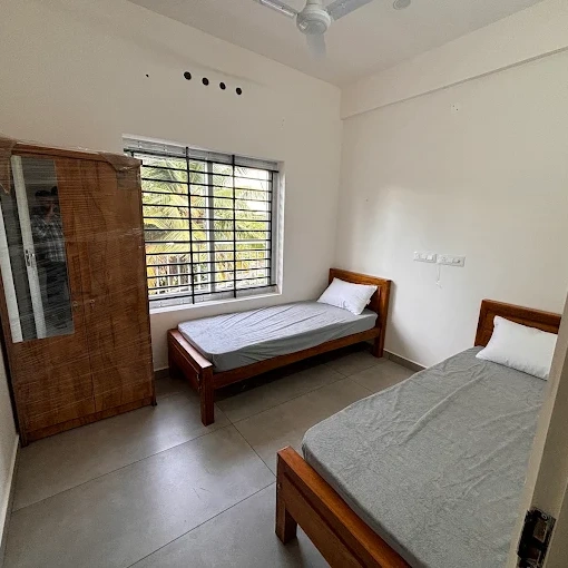 StayCo Men's PG Near Infopark, Kakkanad