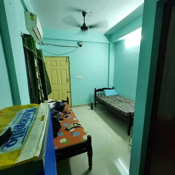 Purple House Gents PG Near Infopark – Single & Sharing Rooms Available